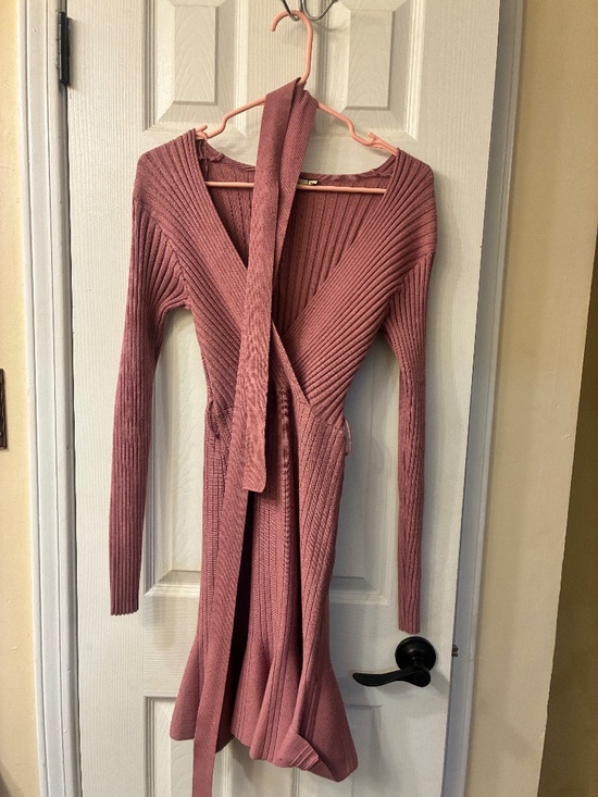 Dresses & Skirts - Pink sweater dress